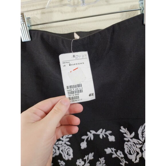 Nwt Divided H&M Womens Size 2 Black Embroidered Floral A-Line Mini Skirt - Picture 4 of 6